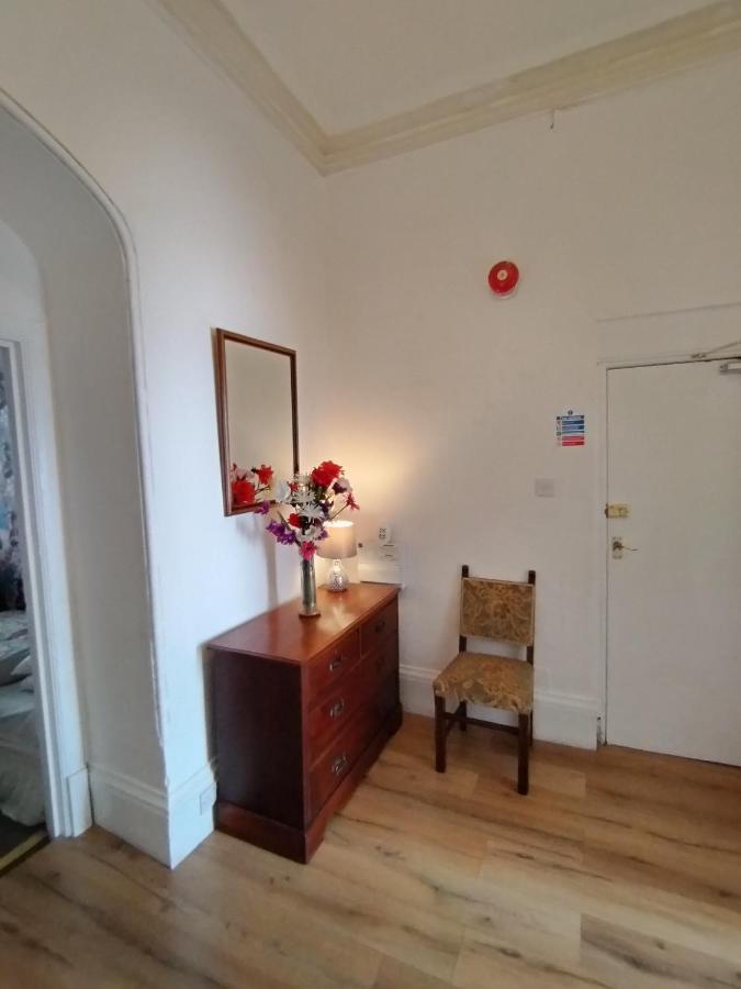 Studio With Parking Next To Port And Cliffs Apartman Dover Kültér fotó